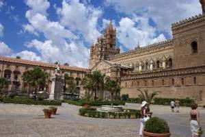 Ski Lodges, Mountain Refuges, Characteristic B&Bs and simply nice places to stay in Italy and the Italian Alps.